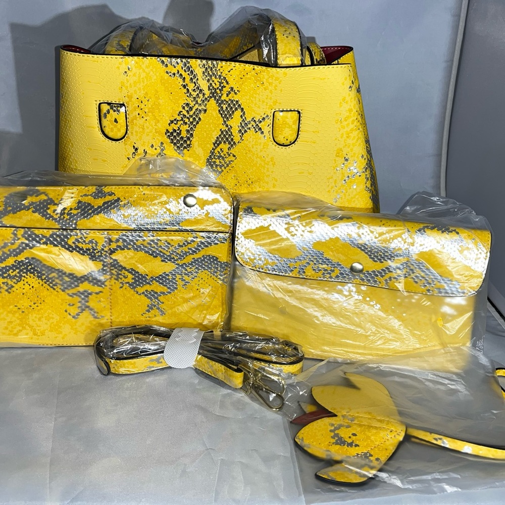NWT YELLOW / SILVER SNAKE DESIGN HANDBAG